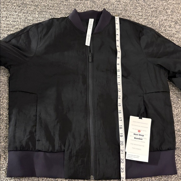 NWT Lululemon Non-Stop Bomber Jacket Sz 10 - Picture 9 of 16